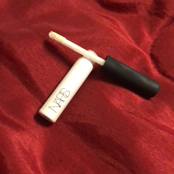 NARS smudge proof eyeshadow base - Picture 2 of 2